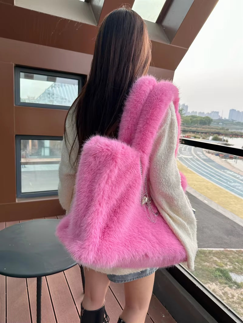 Designer Fluffy Plush Shoulder Bag Warm Faux Mongolian Fur Handbags for Women Brands Large Hobo Shopper Heart Shaped Purses